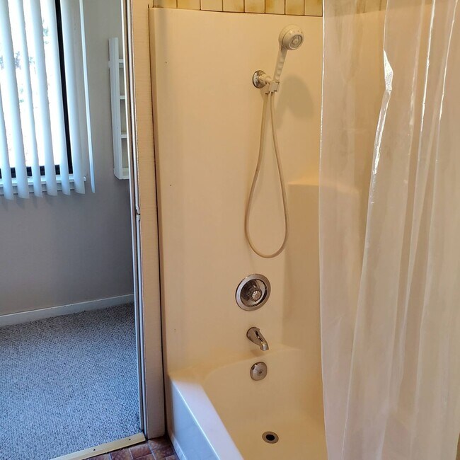 Building Photo - New Listing! LONG TERM: Great Amenities! Spacious Interior! Private Beach!