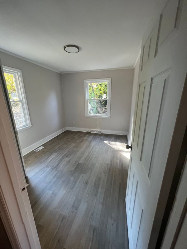 Building Photo - 323 Coltrane Ave