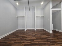 Building Photo - 302 W Commercial St