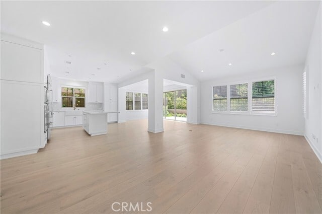 Building Photo - 154 Mezza Luna