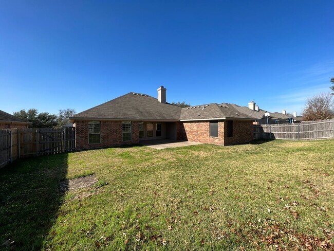 Building Photo - 3016 Pueblo Dr