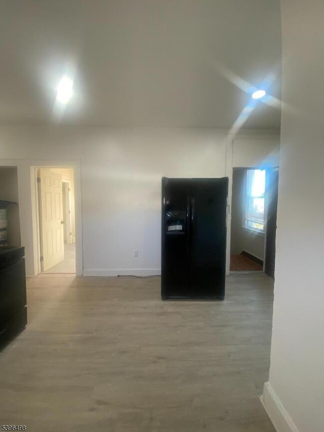 Building Photo - 61 Wainwright St