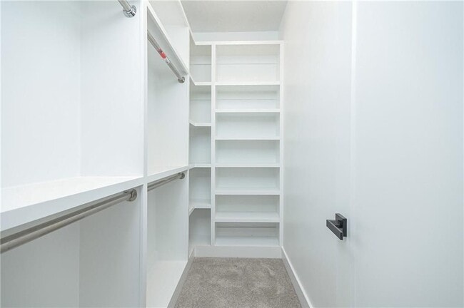 Building Photo - 3604 Pineview Cir NW