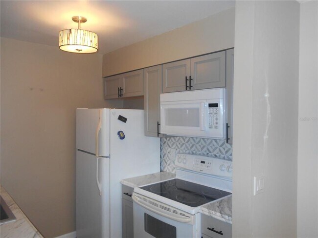Building Photo - 5771 Peregrine Ave