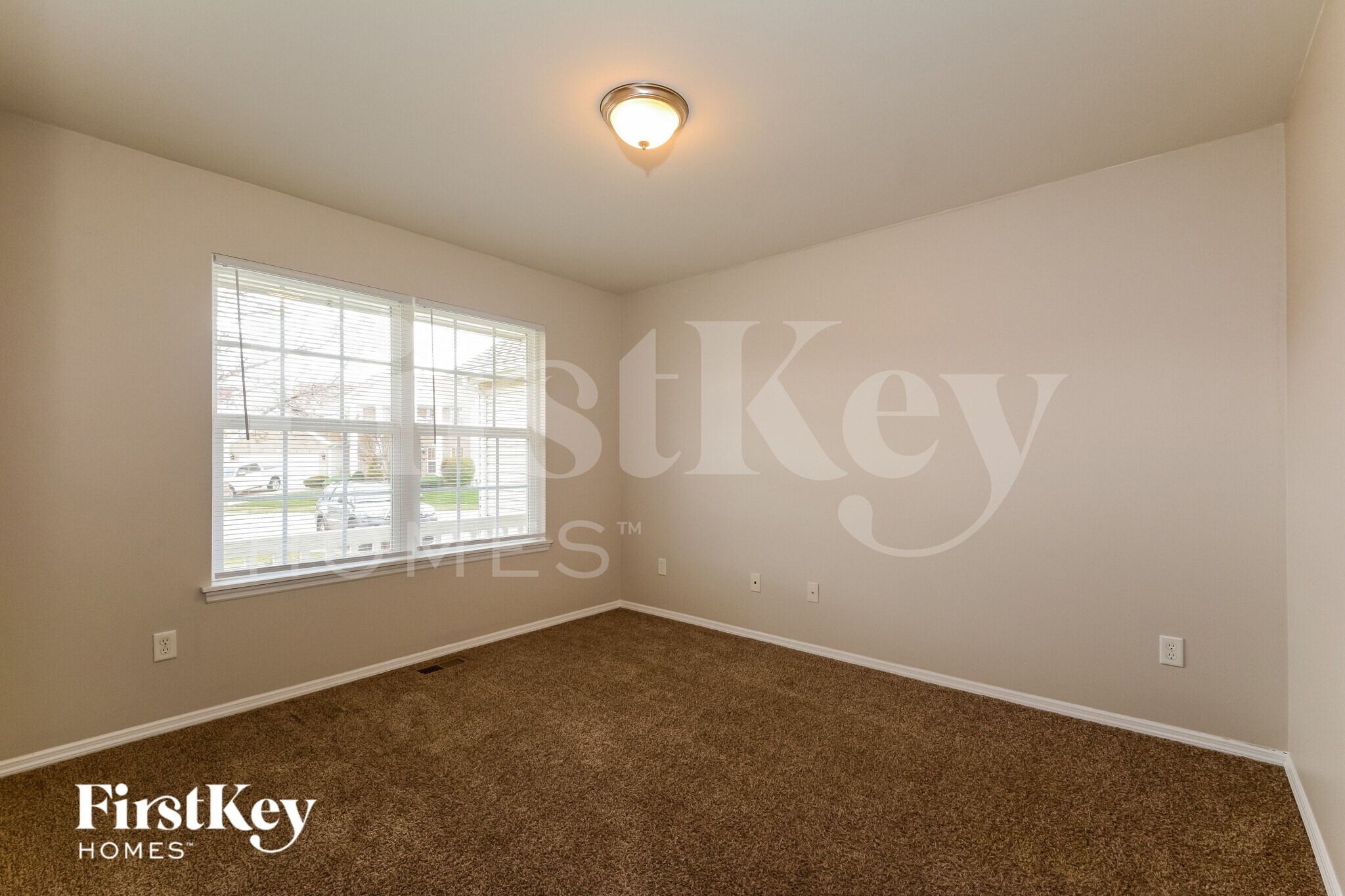 Building Photo - 14 Rivermeadows Dr