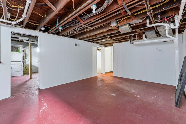 Building Photo - 714-716 Packard Ave