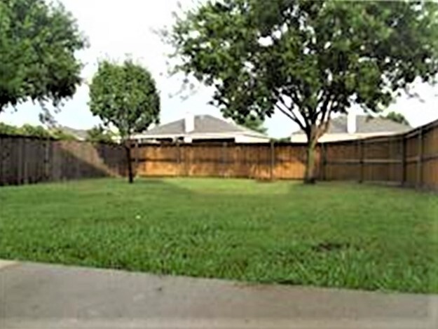 Building Photo - 1699 Wildrose Dr