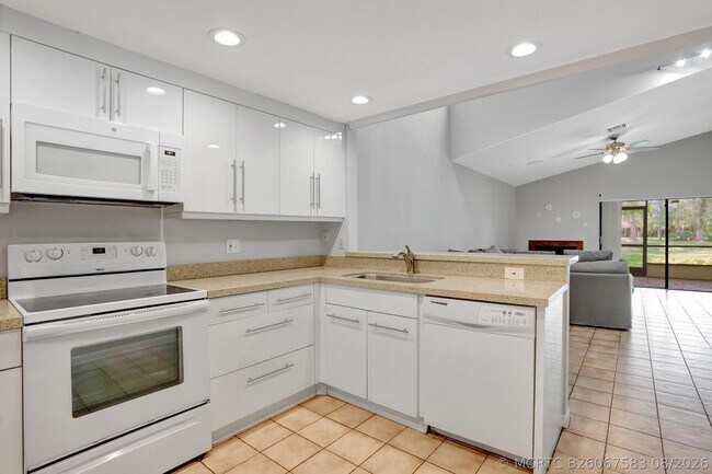 Building Photo - 22312 Whistling Pines Ln