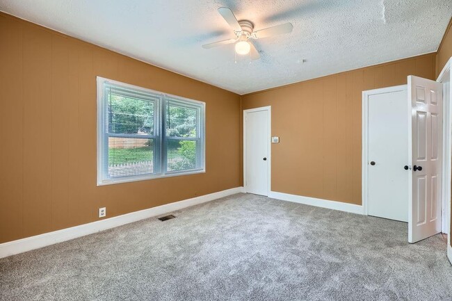 Building Photo - 1744 S Olympian Way SW