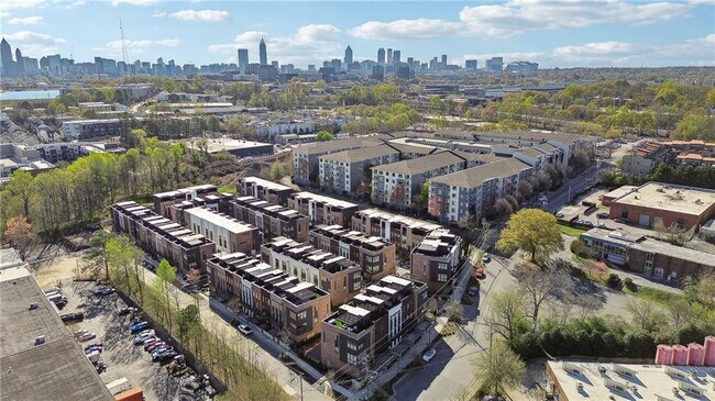 Building Photo - 1207 Chelsea Cir NW