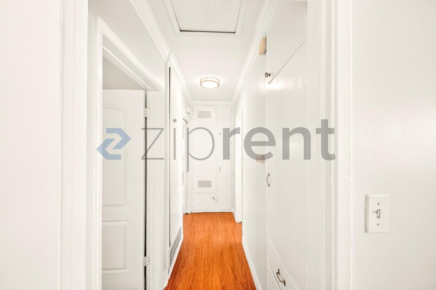 Building Photo - 2303 W Beverly Blvd