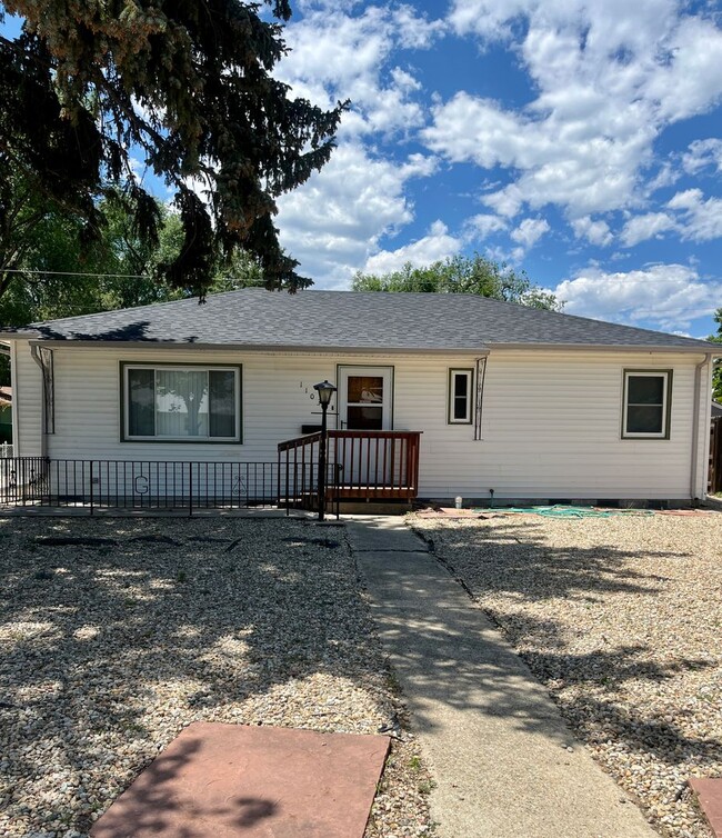 Building Photo - Charming 3-Bedroom Home with Spacious Layo...