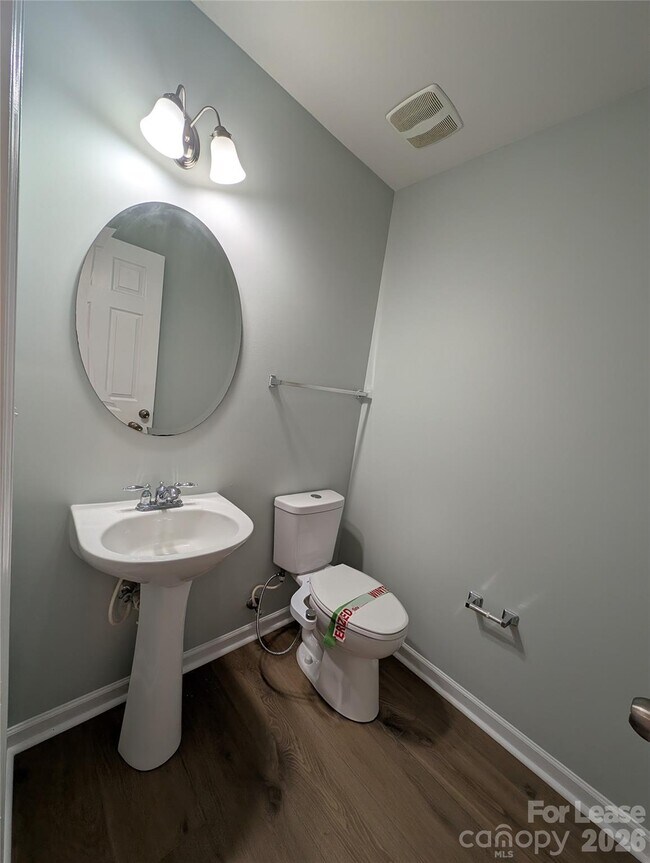 Building Photo - 11307 Breezehill Ln