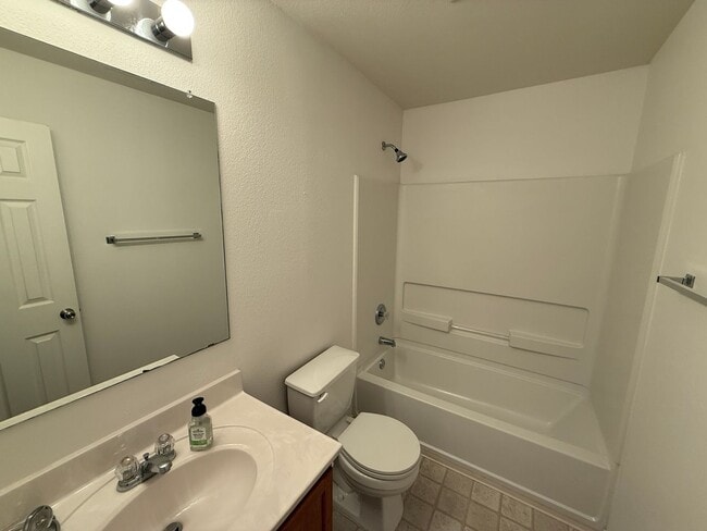 Building Photo - Oliver Ranch/off overlook Parkway