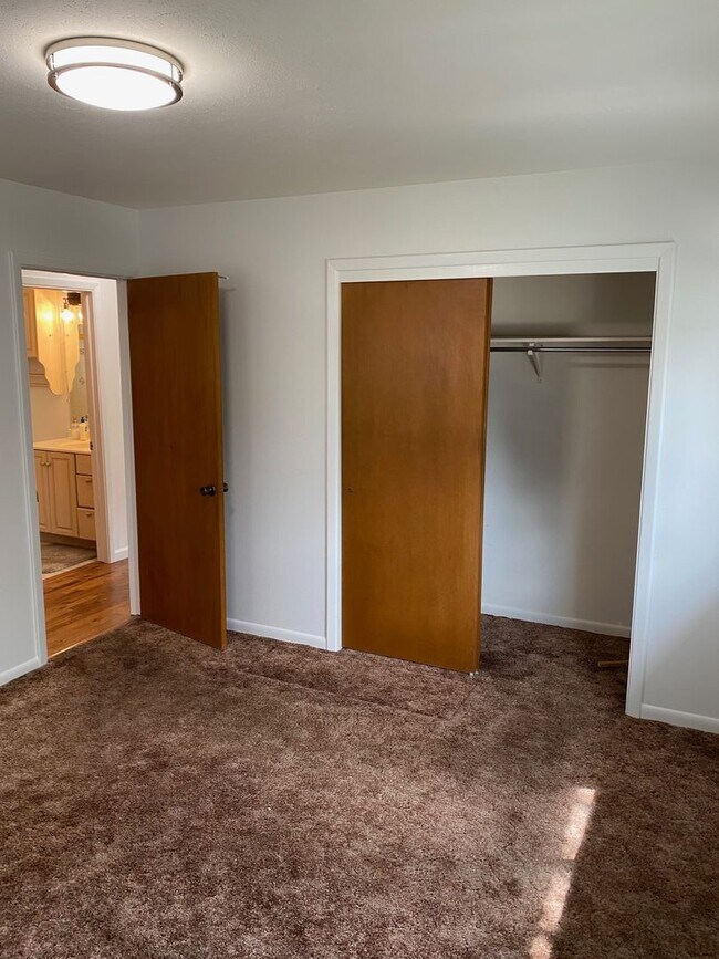 Building Photo - 4 Bed 2 Bath Home In South Boulder.  Devils Thumb Neighborhood!