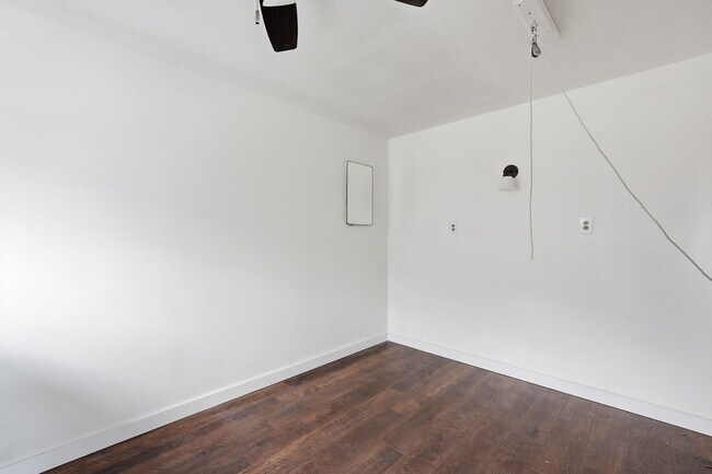 Building Photo - 4702 N 30th Pl