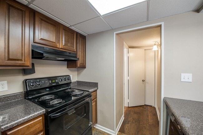 Building Photo - 411 Westwood Dr