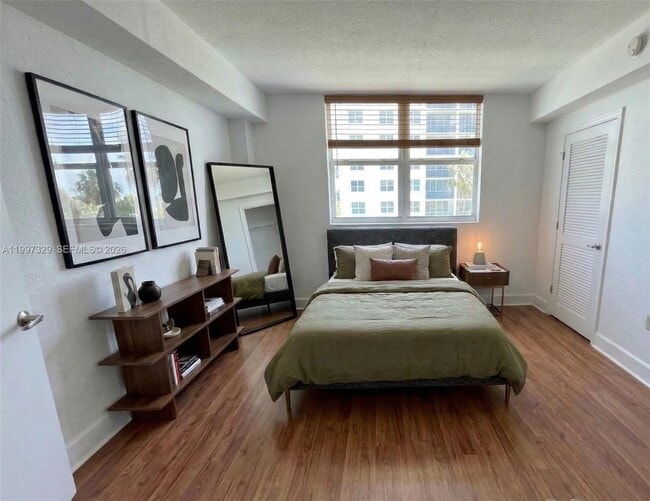 Building Photo - 7501 E Treasure Dr