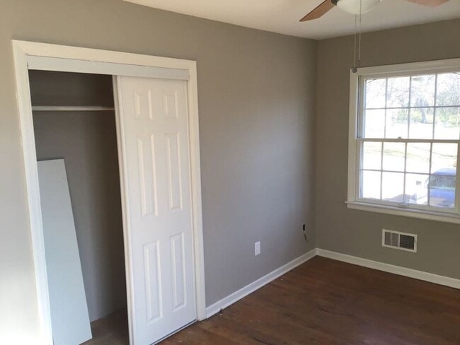 Building Photo - Coming Soon! South KC SF