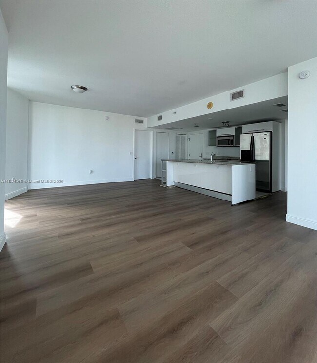 Building Photo - 185 SW 7th St