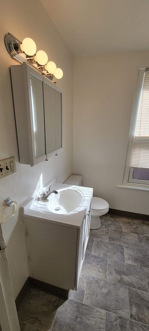 Building Photo - 220 S Madison St