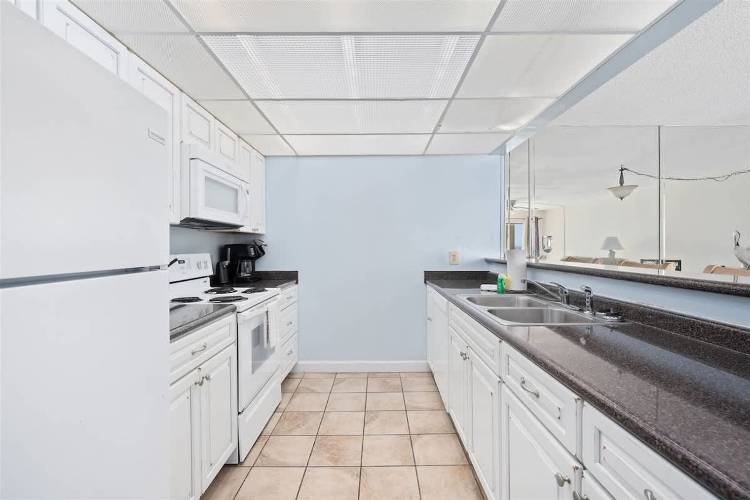 Building Photo - 8815 Thomas Dr