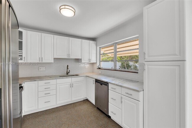 Building Photo - 2249 SW 34th Terrace