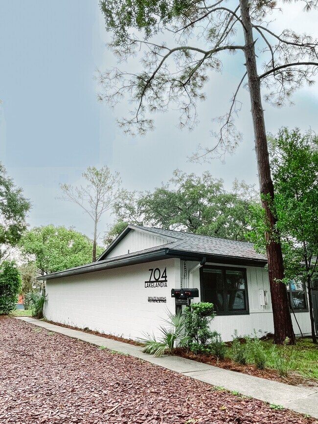 Primary Photo - 708 Angelina Ln