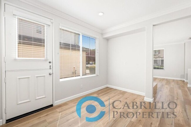 Building Photo - 12177 Pepper Tree Ln