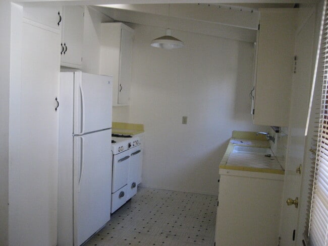 Building Photo - 2316 Virginia Ave