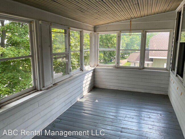 Building Photo - 5 br, 2 bath House - 825 Henrietta Street