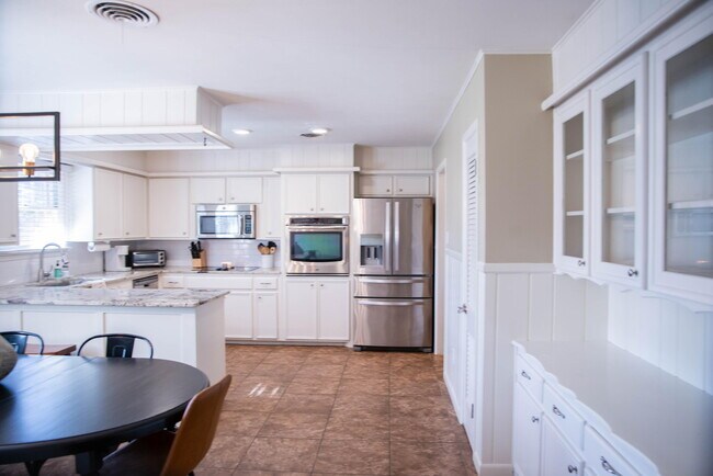 Building Photo - 3405 59th St