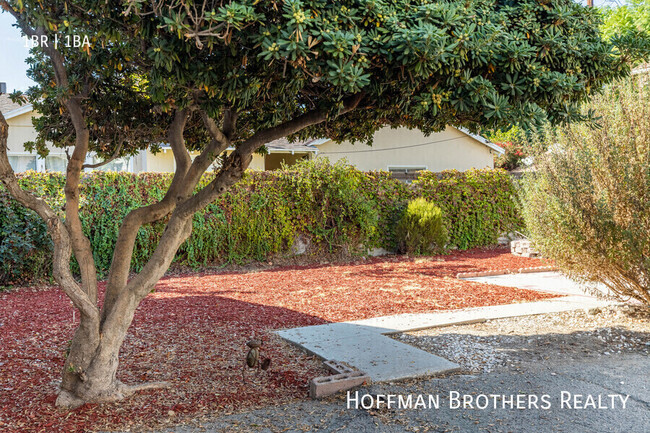 Building Photo - 12417 1/2 Chandler Blvd-A