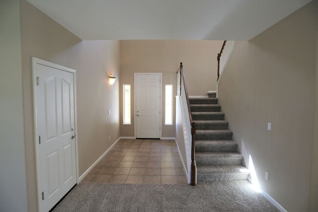 Building Photo - Gorgeous Home located in the heart of Patt...
