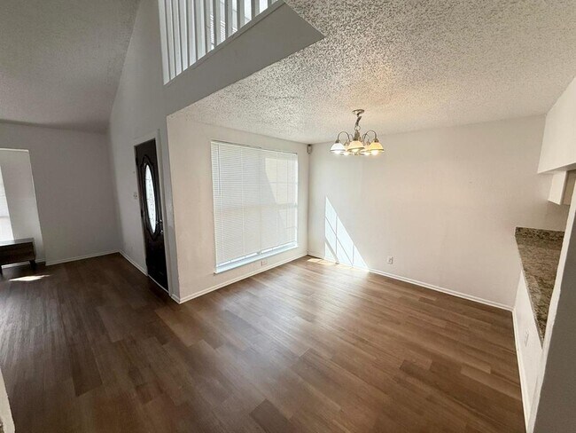 Building Photo - 2700 Mulford Cove