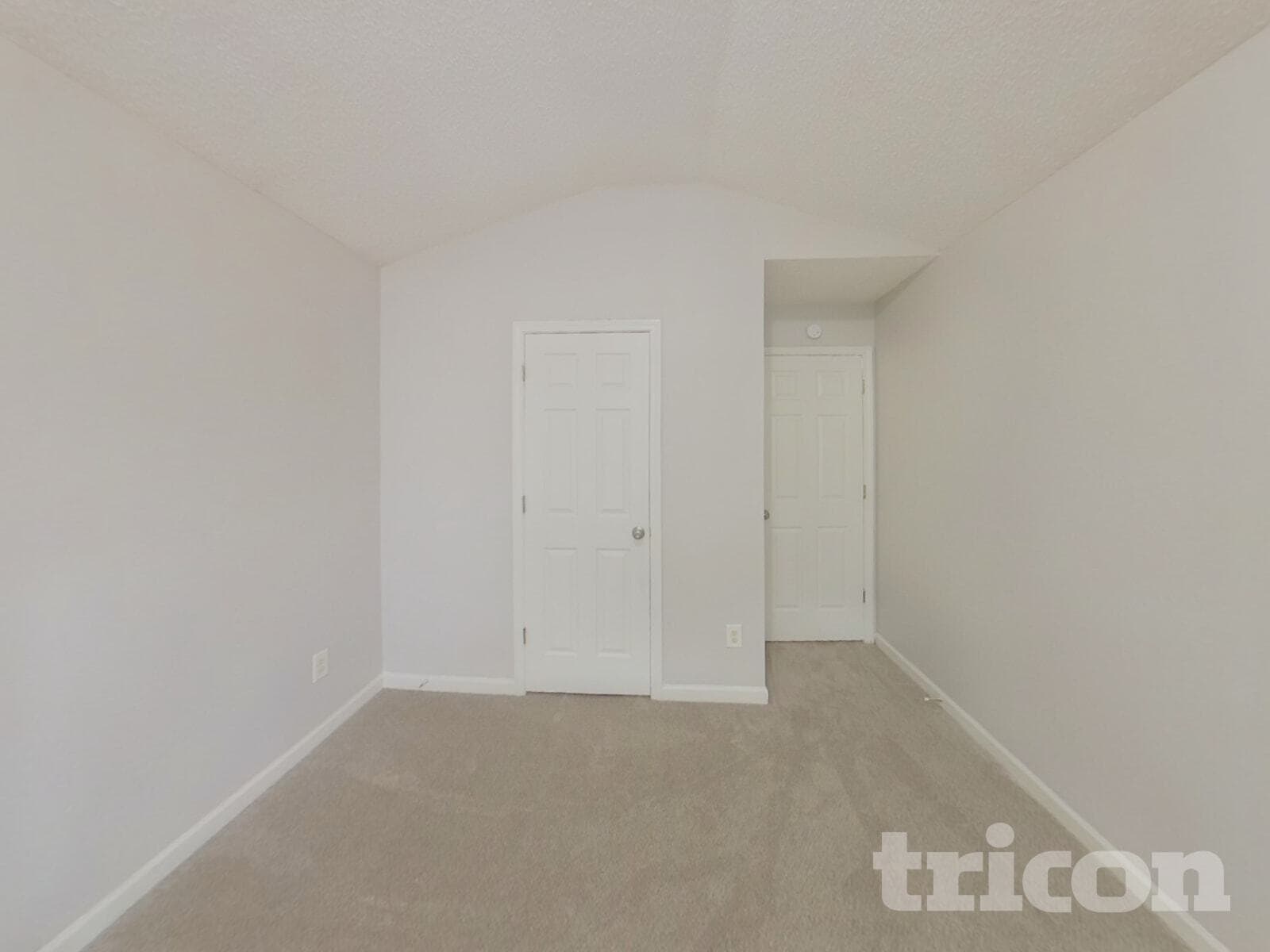 Building Photo - 7913 Four Oaks Ct