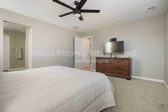 Building Photo - 27837 E 9th Ln