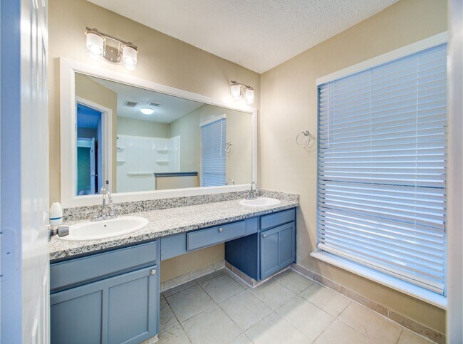 Building Photo - 6834 Harpers Dr