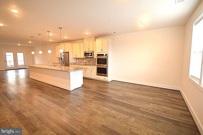 Building Photo - 44878 Tiverton Sq