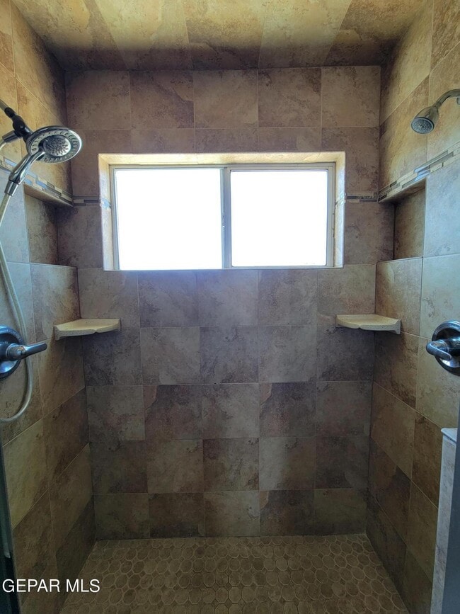 Building Photo - 6920 Imperial Ridge Dr