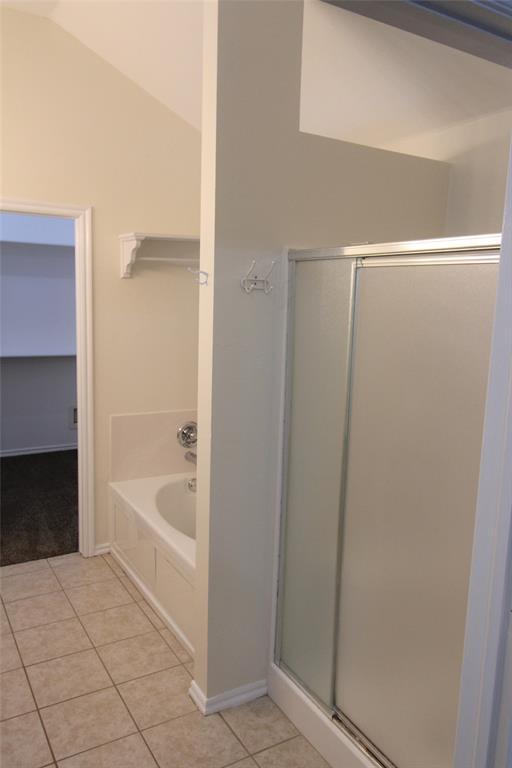 Building Photo - 512 Woodsong Dr