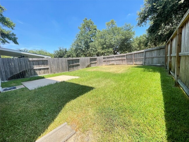 Building Photo - 13518 Primula Ct