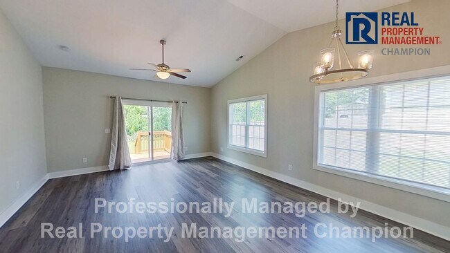 Building Photo - Charming 3 BD/2 BA with Open Floorplan and Attached Garage