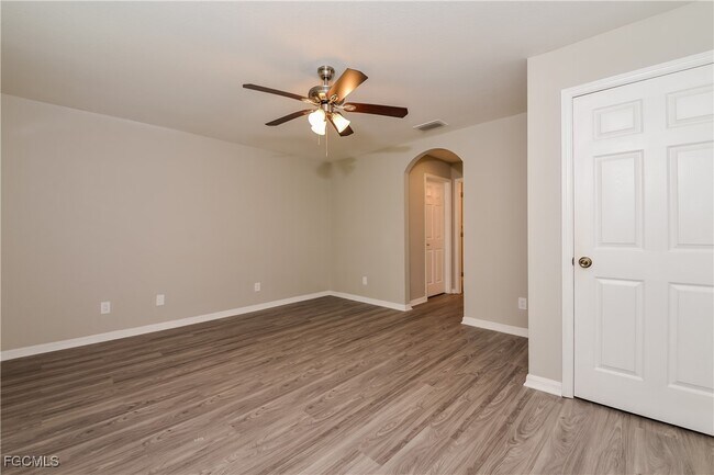 Building Photo - 1876 N San Mateo Dr