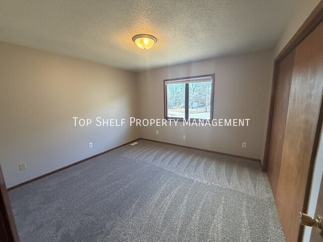 Building Photo - 2616 Beverly Dr