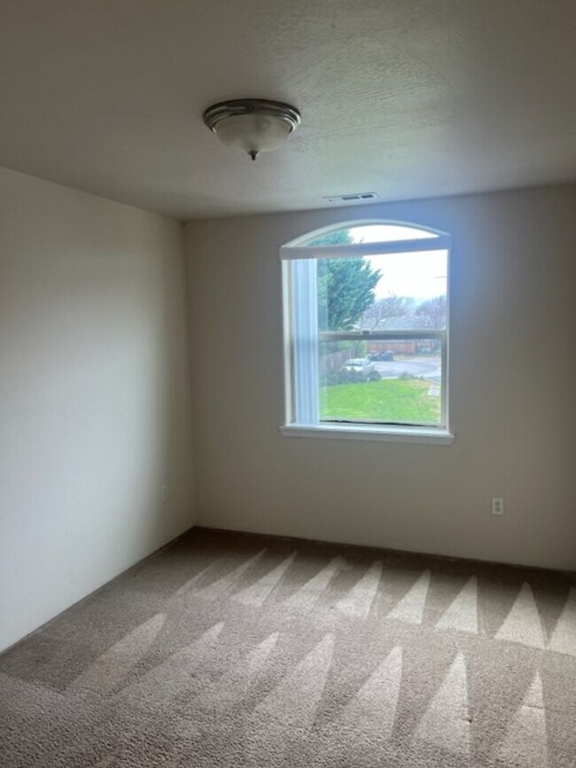 Building Photo - 1297 Clearsprings Dr