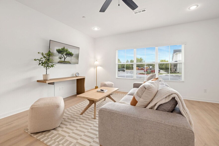 Building Photo - 1851 S Garland Ave