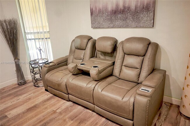 Building Photo - 7610 Westwood Dr