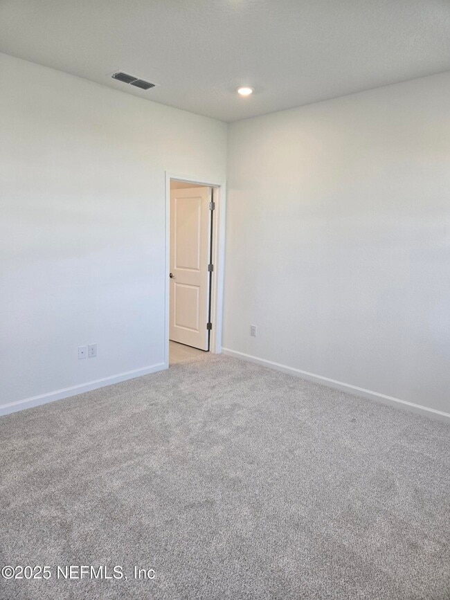 Building Photo - 203 Brandon Lks Dr