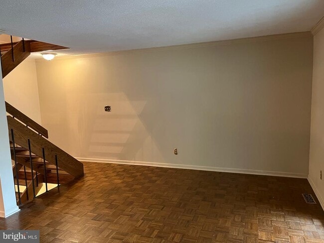 Building Photo - 70 Winged Foot Dr